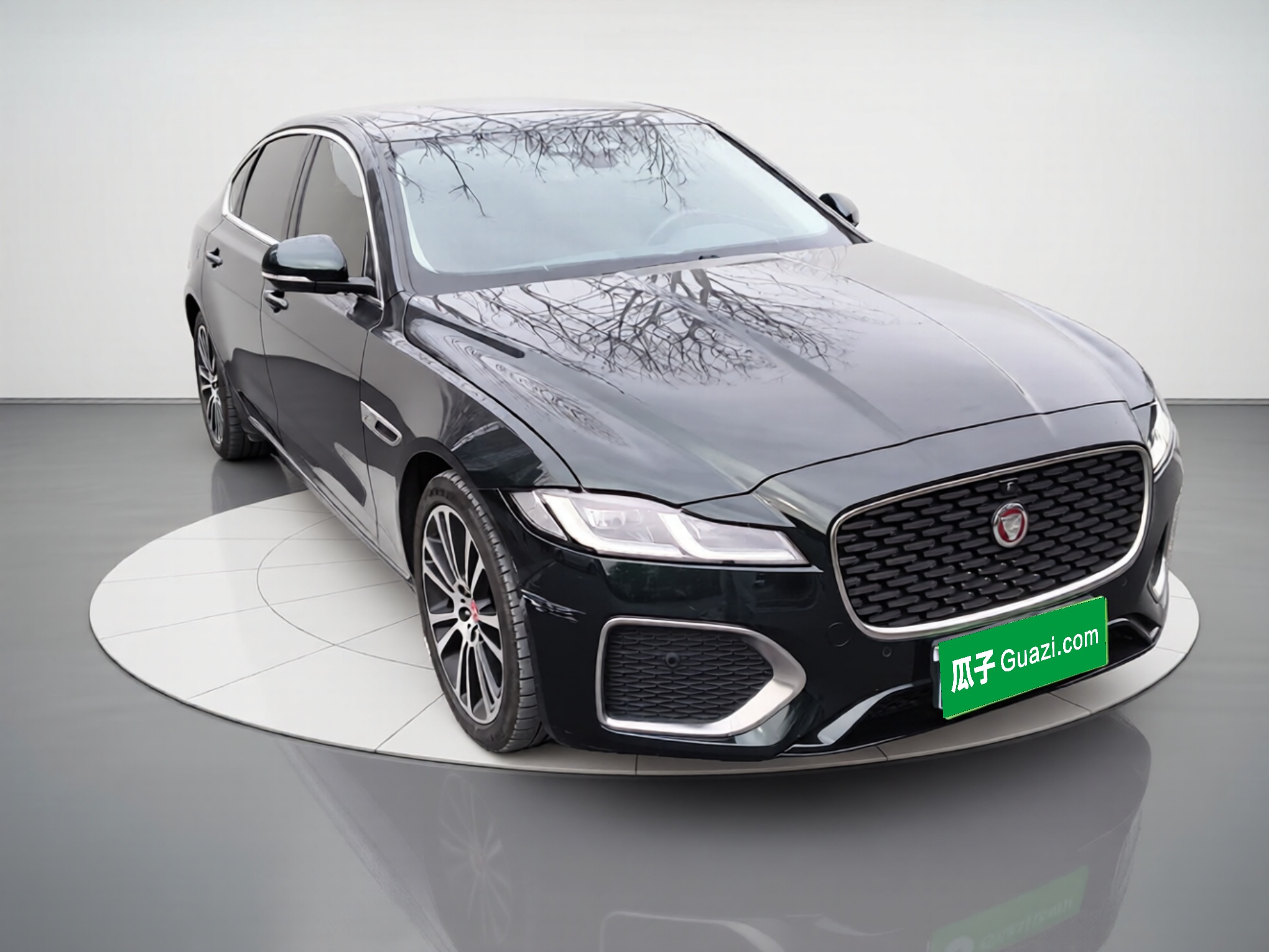 Jaguar XF 2024 thumb 3