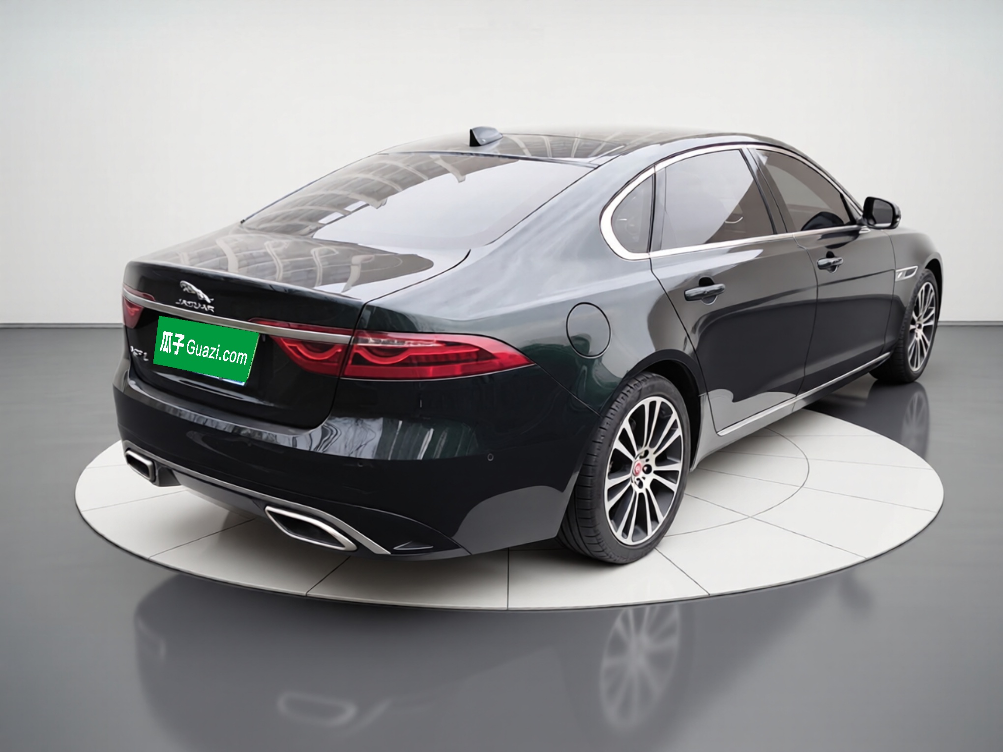 Jaguar XF 2024 thumb 6