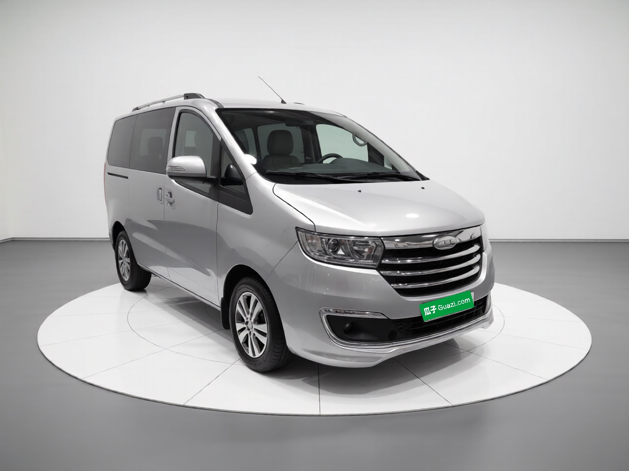 JAC Refine M3 2019 thumb 3