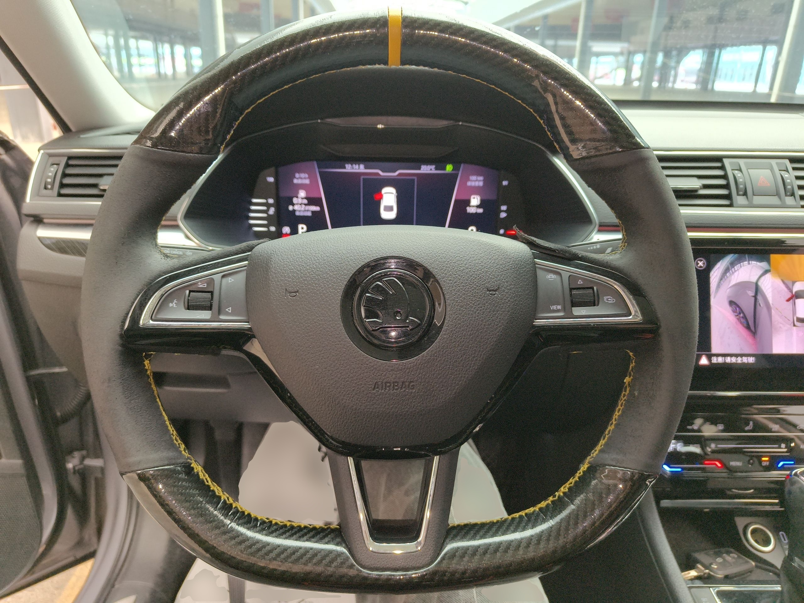 Skoda Superb 2022 thumb 10