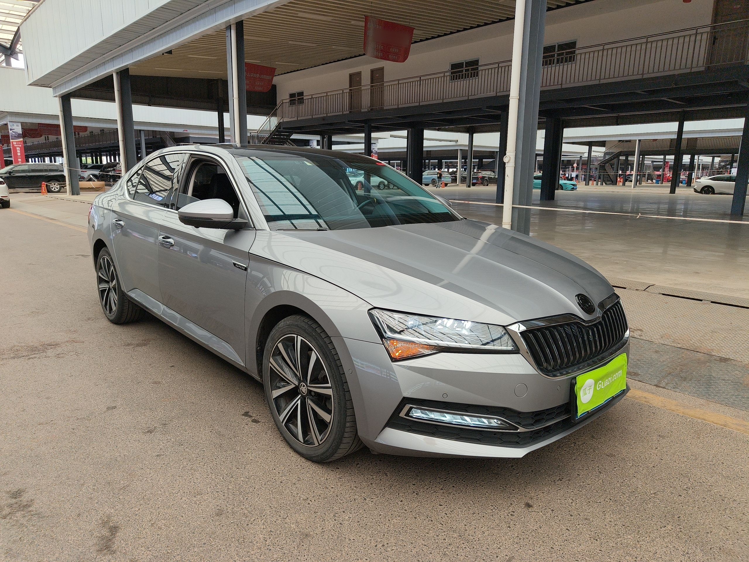 Skoda Superb 2022 thumb 5