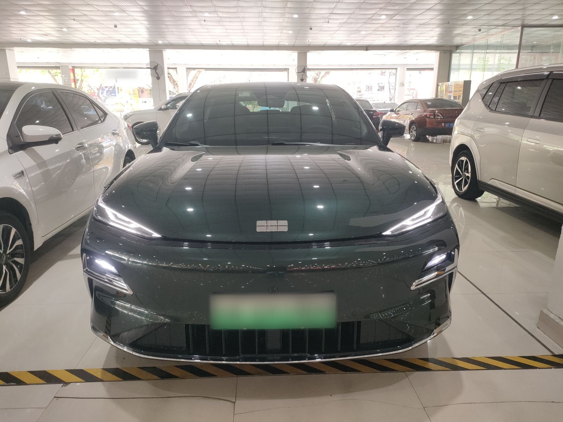Geely Galaxy Yin He Xing Yao 8 2025 thumb 2