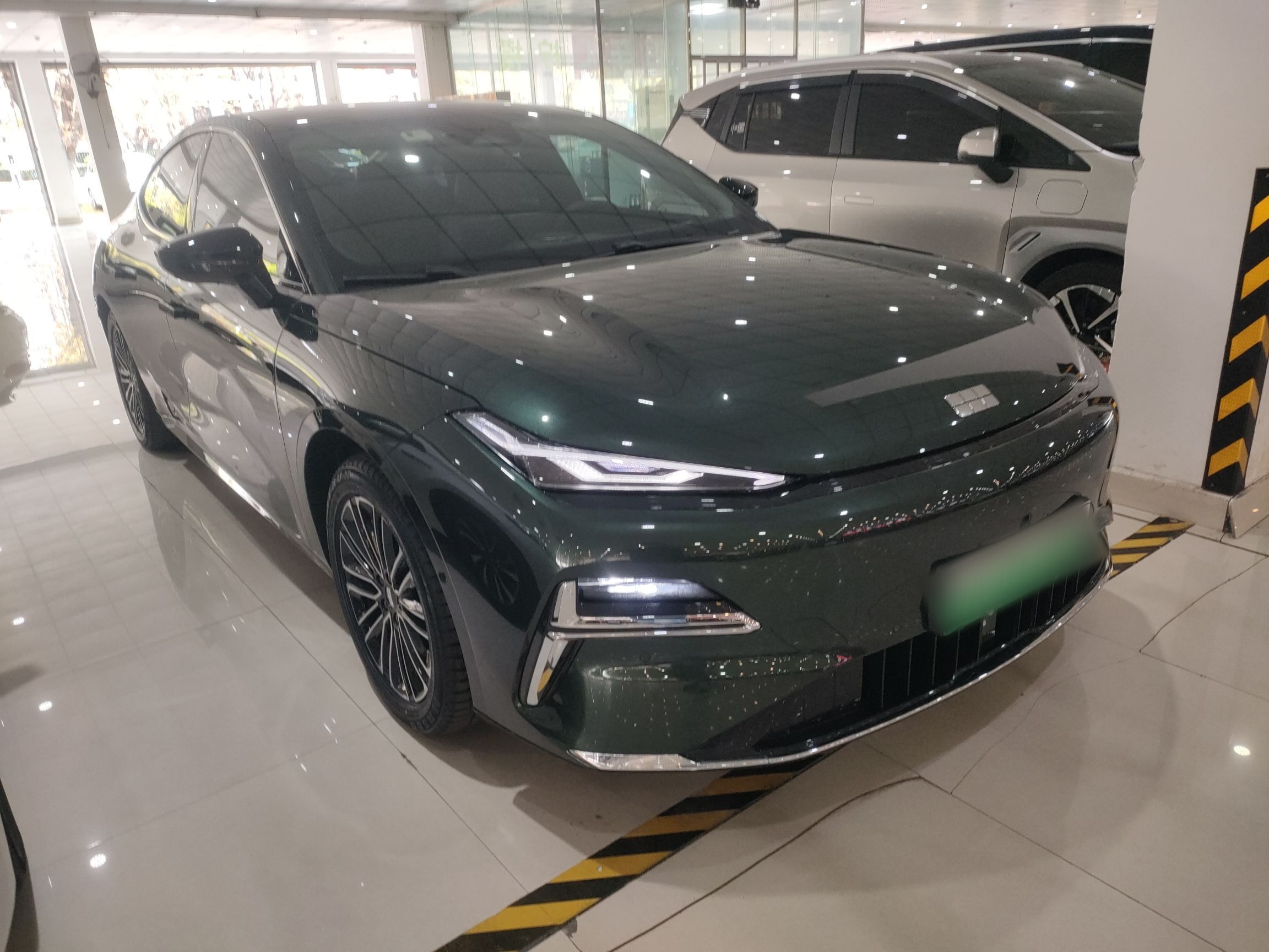 Geely Galaxy Yin He Xing Yao 8 2025 thumb 5